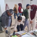 Pimpin Langsung Penyelamatan Dokumen Banjir, Kakantah Aceh Timur Turun Tangan di Lokasi Darurat