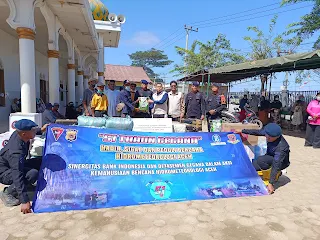 HUT Gegana ke-51, Detasemen Gegana Brimob Aceh Salurkan Bansos untuk Korban Banjir Pidie Jaya