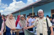 Dewan Dakwah Aceh Terus Salurkan Bantuan Donatur kepada Korban Bencana