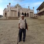 Pemimpin Itu Berpikir Sambil Berzikir