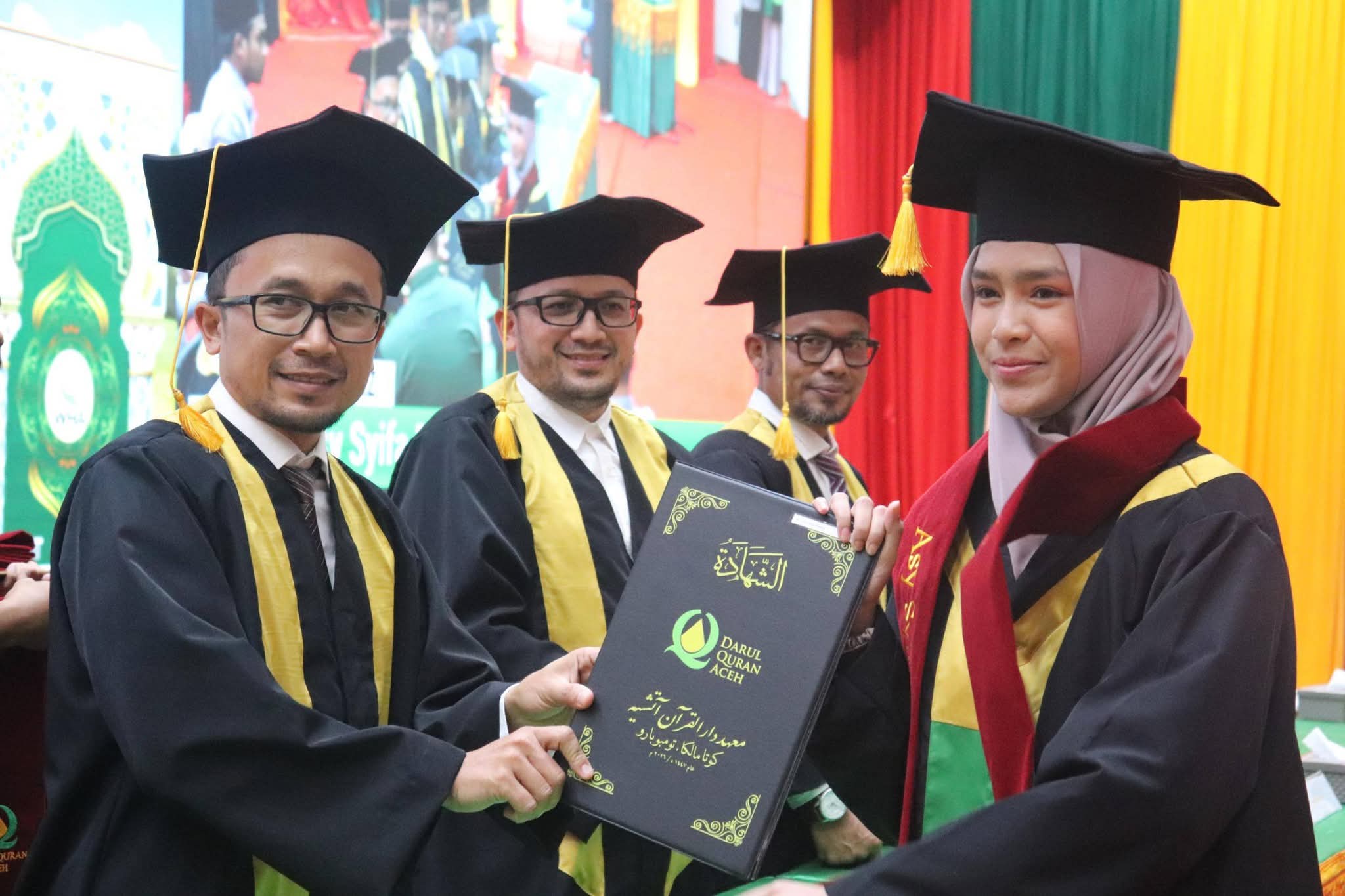 Dayah Darul Quran Aceh Wisuda 74 Santri, 51 Wisudawan Khatam Al-Quran 30 Juz
