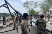Satpol PP dan WH Aceh Besar Bongkar Bangunan Liar di Blang Bintang