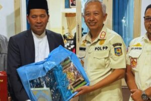 Didampingi Kasatpol PP Aceh, Direktur Pol PP Kemendagri Salurkan Bantuan Presiden untuk Korban Bencana di Aceh Tengah