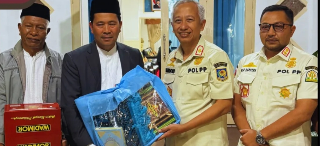Didampingi Kasatpol PP Aceh, Direktur Pol PP Kemendagri Salurkan Bantuan Presiden untuk Korban Bencana di Aceh Tengah