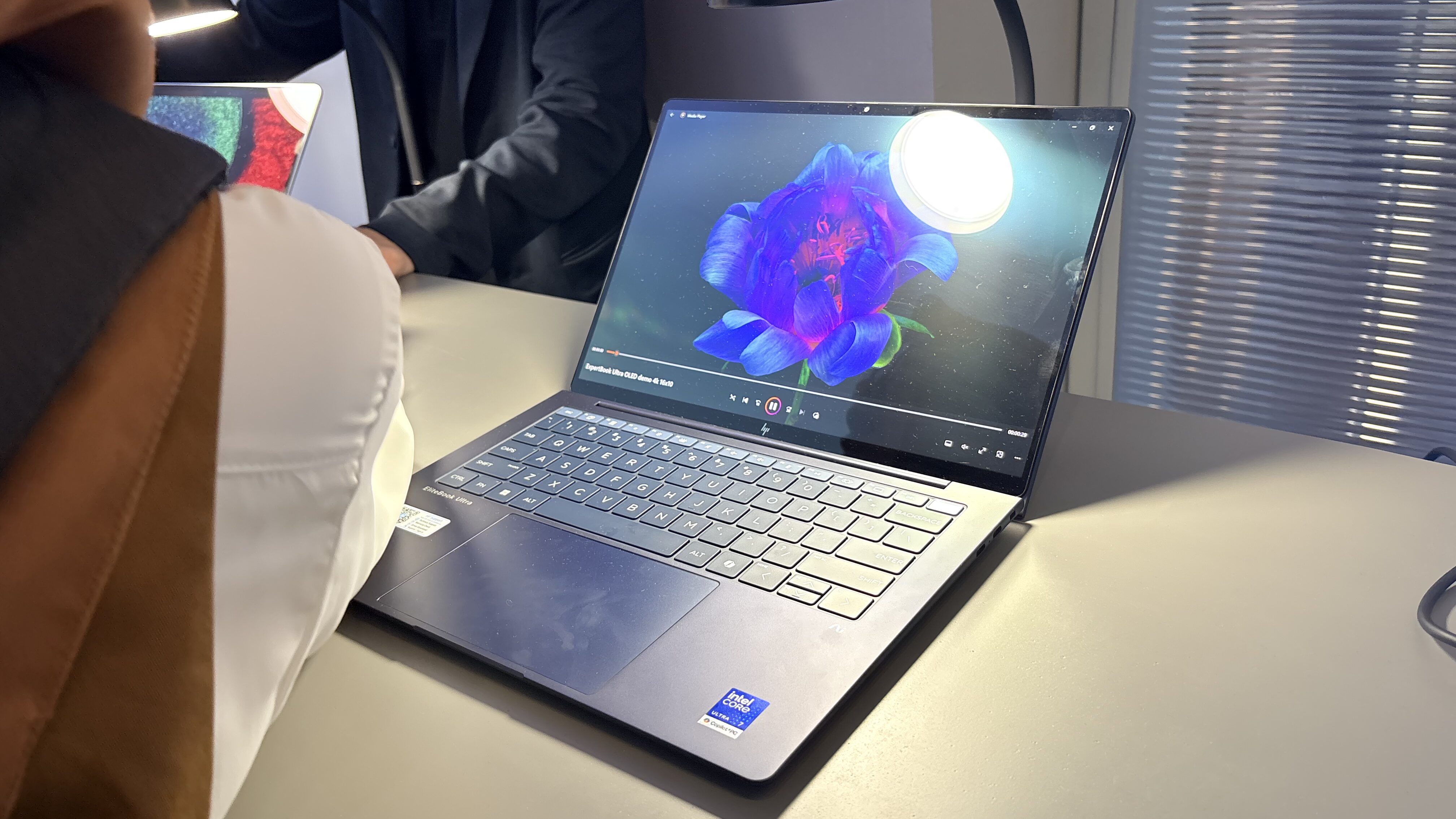 Era Kerja Berbasis AI Dimulai, ASUS ExpertBook Ultra Siap Memimpin
