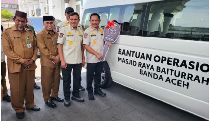 Mendagri Serahkan Mobil Operasional untuk Masjid Raya Baiturrahman, Kadis DSI Aceh Ucapkan Terima Kasih