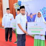 Peringati Bulan Wakaf Nasional, Yayasan Wakaf Haroen Aly Salurkan Beasiswa Rp179 Juta untuk 30 Santri
