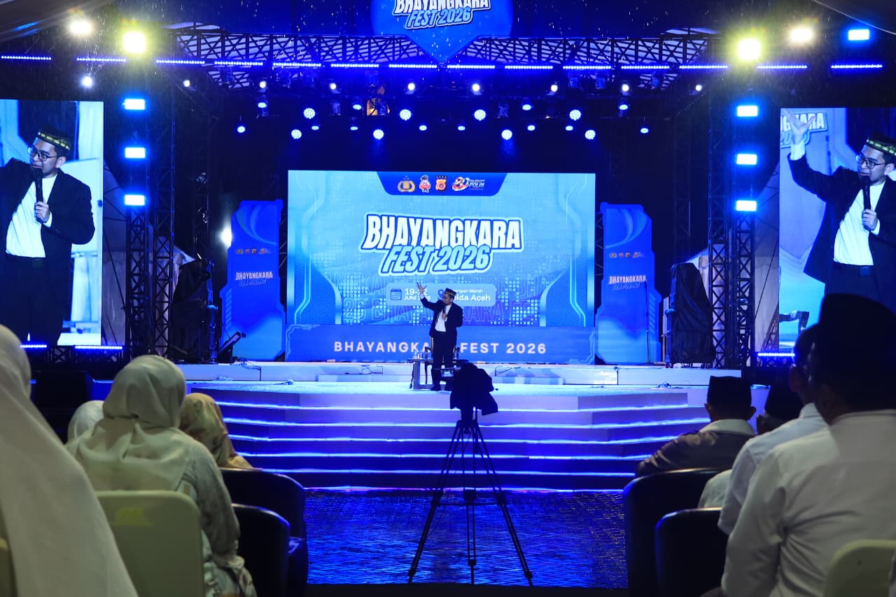 Kajian Ustaz Adi Hidayat Warnai Opening Ceremony Bhayangkara Fest 2026