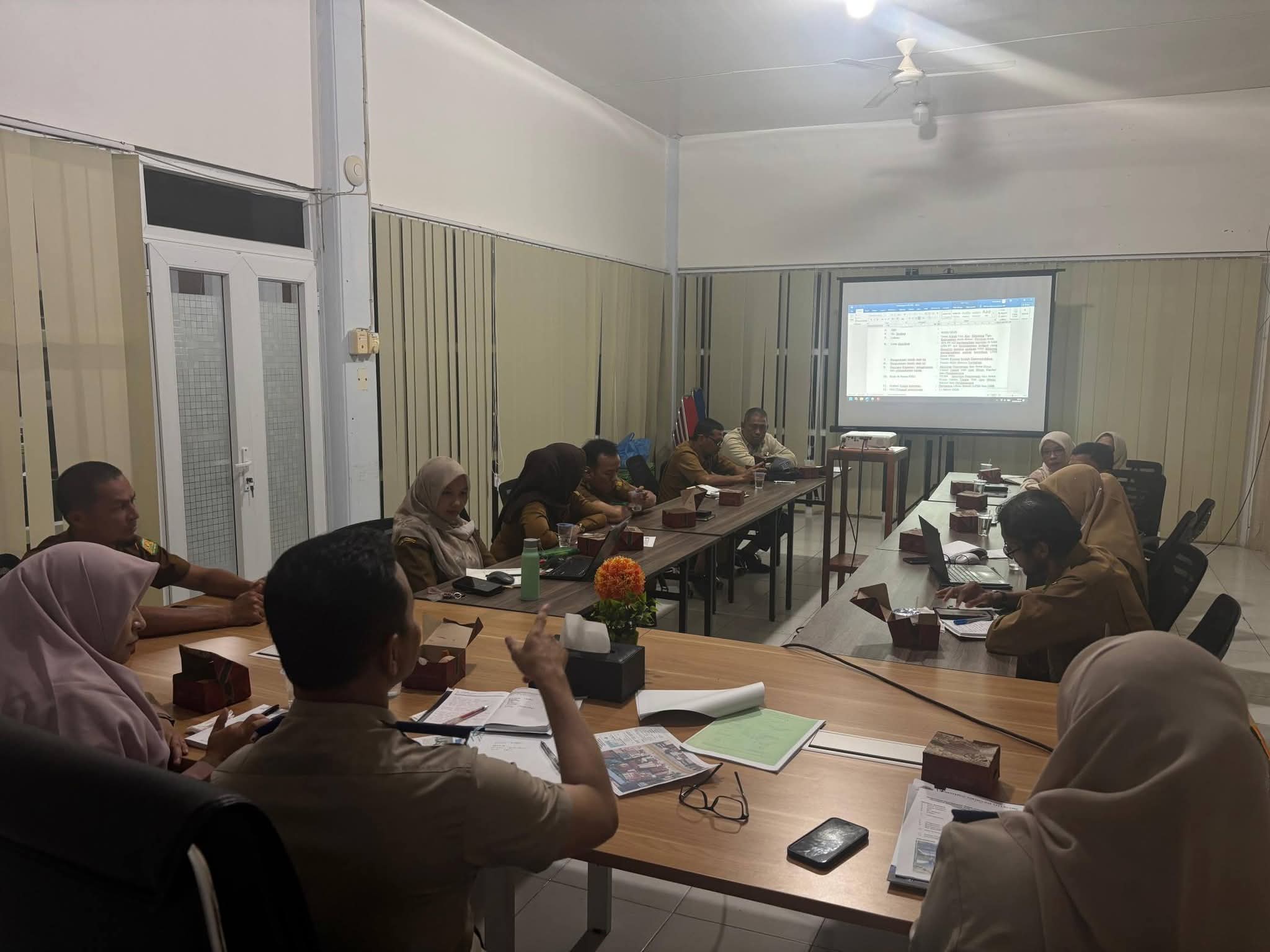 Kantah Aceh Besar Perkuat Sinergi Penataan Ruang melalui Rapat Ekspose PTP-PKKPR