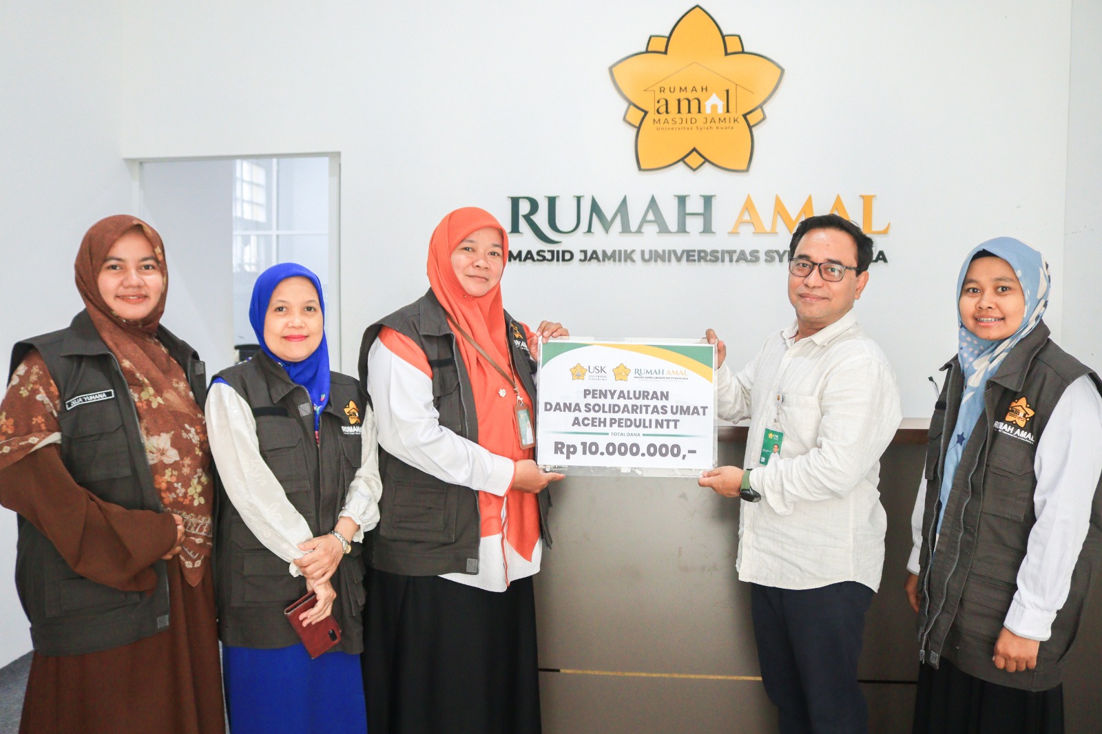 Rumah Amal USK Salurkan Bantuan Awal Rp10 Juta untuk Bencana Manggarai, NTT