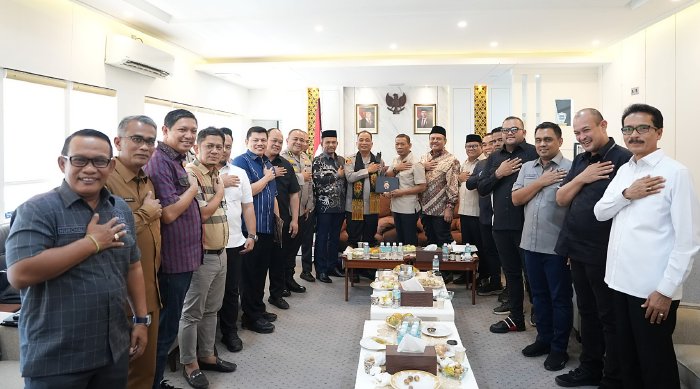 Ketua DPRA bersama Anggota Terima Kunjungan Silaturrahmi Kapolda Aceh