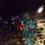 Longsor Tutup Total Jalan Peureulak–Lokop, Warga Minta PUPR Segera Bertindak