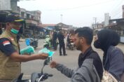 Cegah Risiko Gangguan Pernapasan, RAPI Aceh Timur Bagikan Masker Gratis